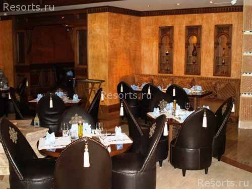 Dhow Palace Hotel 32